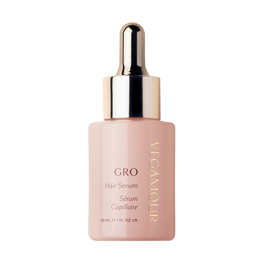Sérum GRO de VEGAMOUR aplicado en cuero cabelludo para cabello más grueso.