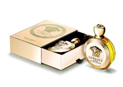 Versace Eros Pour Femme: botella elegante para uso diario y ocasiones.