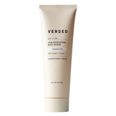 Versed Buff It Out exfoliante corporal cremoso mejora suavidad y brillo natural.
