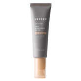 Versed Good Defense: botella de protector solar facial con SPF 50 para uso diario.