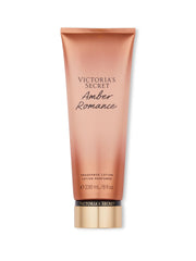 Victoria's Secret Amber Romance loción para manos y cuerpo, aroma profundo y hidratación prolongada.