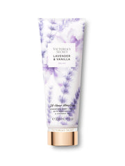 Victoria's Secret Lavanda Vanilla: botella con aroma floral cálido para uso diario.