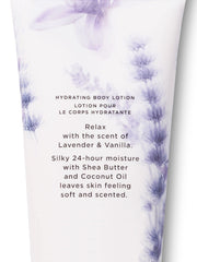 Victoria's Secret Lavanda Vanilla: textura crema que hidrata la piel sin esfuerzo.