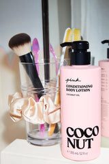 Brillo sutil que realza la piel tras la hidratación Pink Coco