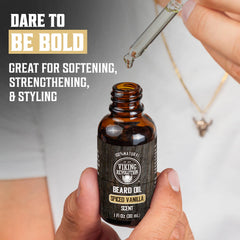 Aplicación de gotas para barba Viking Revolution facilita el peinado diario.