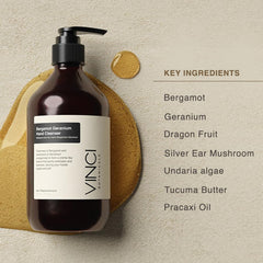 Textura cremosa de Vinci Botanicals Bergamot Geranium para lavado de manos con exfoliación suave.