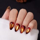 Ongles VSALON à pression amande doré scintillant, effet cat-eye spectaculaire.