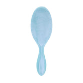 Wet Brush Desenredante Original en azul glitter desliza suavemente entre las hebras.