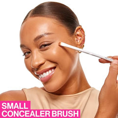 Cabezal corto y plano de la brocha Wet n Wild con borde redondeado.