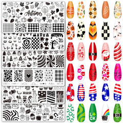 Whaline placas de uñas con motivos de Navidad y corazones para un look festivo.