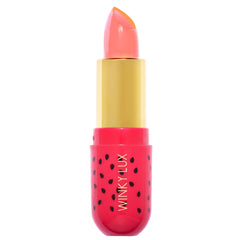 Bálsamo labial Winky Lux Watermelon Jelly cambia a rosa natural en tus labios.