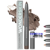 Sombra de ojos Wonderskin IYKYK en tono ceniza para un look suave y duradero.