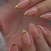 Uñas XZMeiLun en almendra con punta francesa y estrella dorada para look glamoroso.