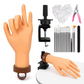 Yokilly mano práctica para uñas acrílicas, realismo y comodidad al practicar.