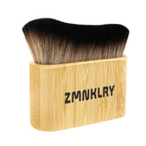Pincel Kabuki zmnklry para bronceador corporal, aplicación uniforme y suave.