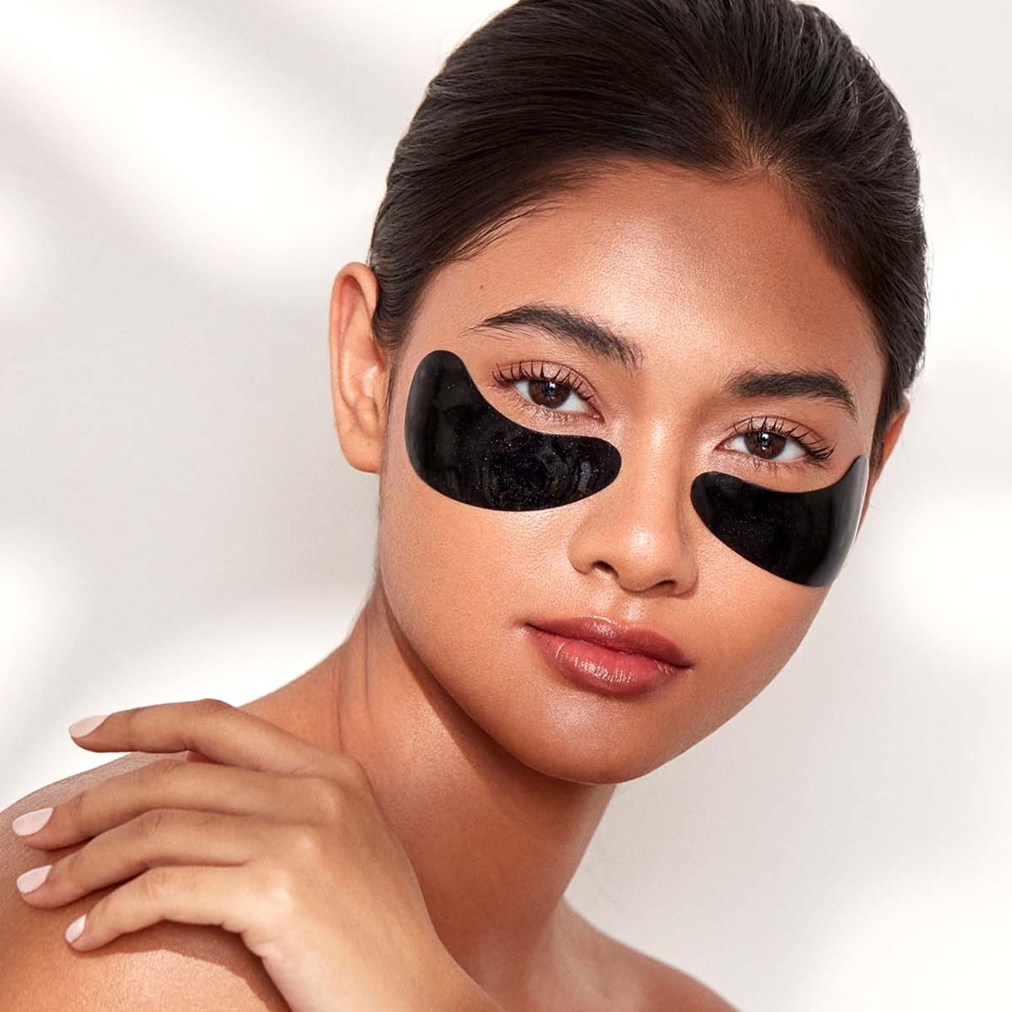 111SKIN Black Diamond Eye Mask: parches hidrogel para ojos, sensación fresca.