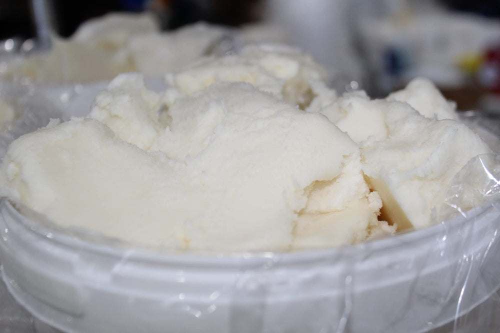 3CAYG manteca de karité refinada blanca para cuidado del cabello.