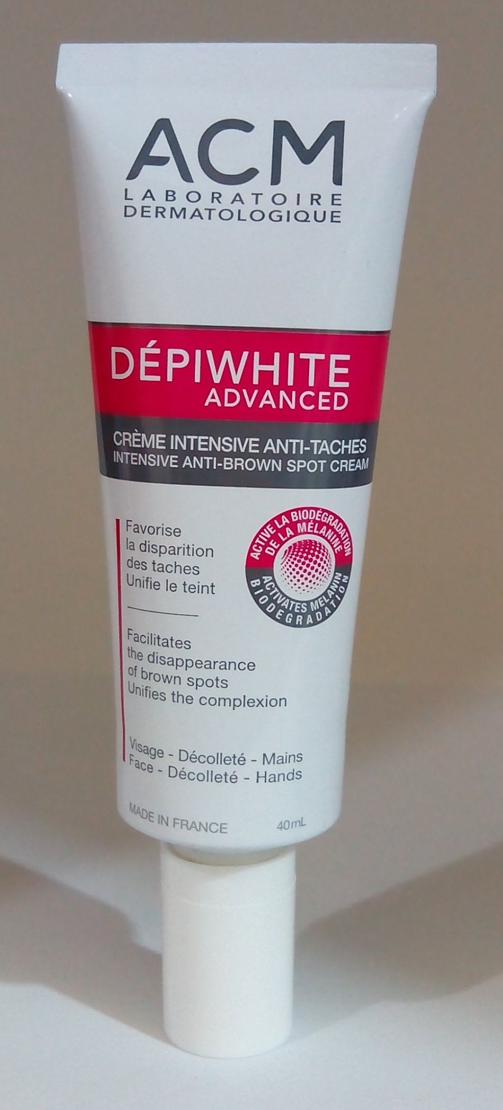 Texture crème satinée ACM Depiwhite, absorption rapide
