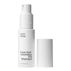 ACT+ ACRE Shampoing sec fulvique absorbe les huiles des racines sans résidu.