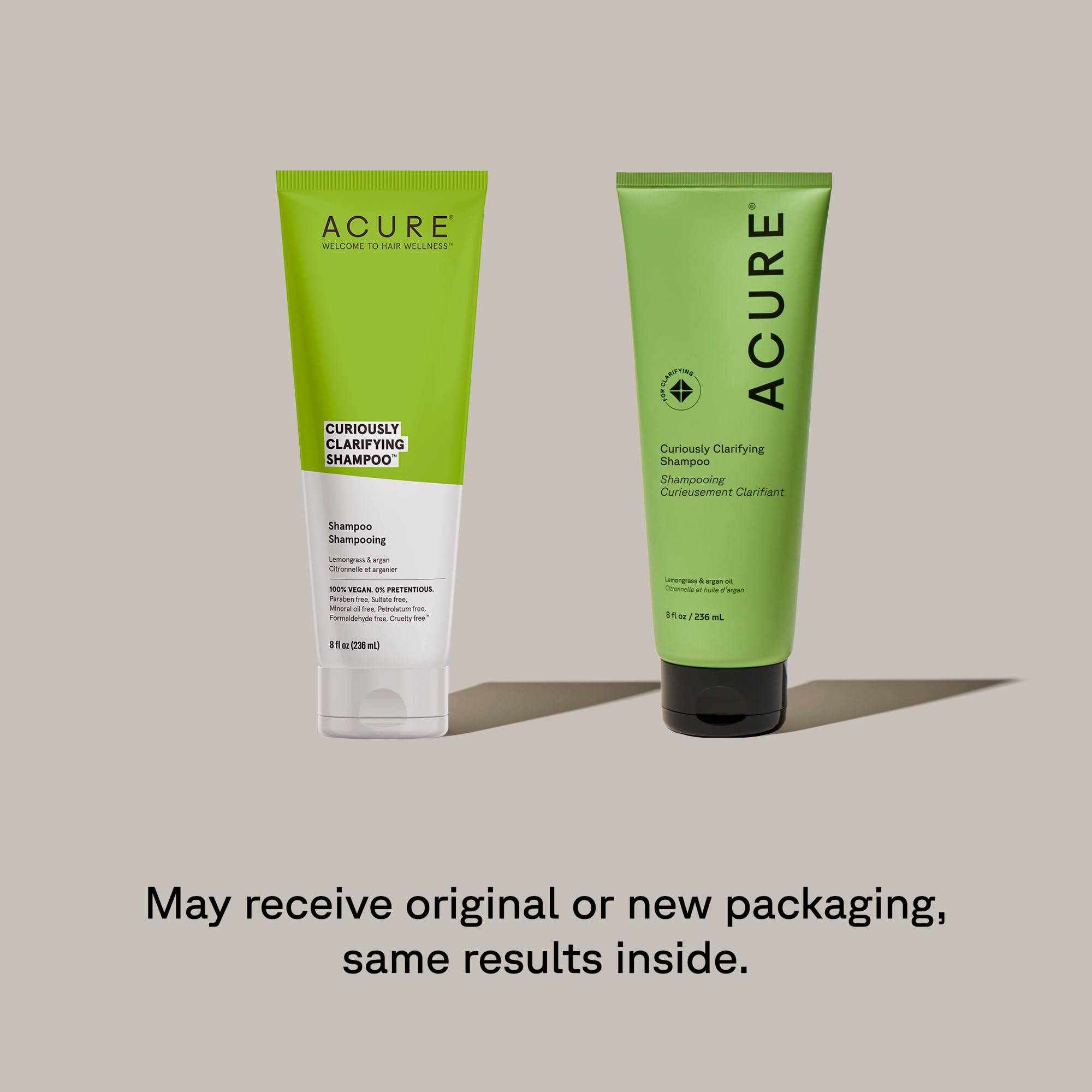 Envase sin sulfatos de Acure Curiously Clarifying Shampoo purifica suavemente.