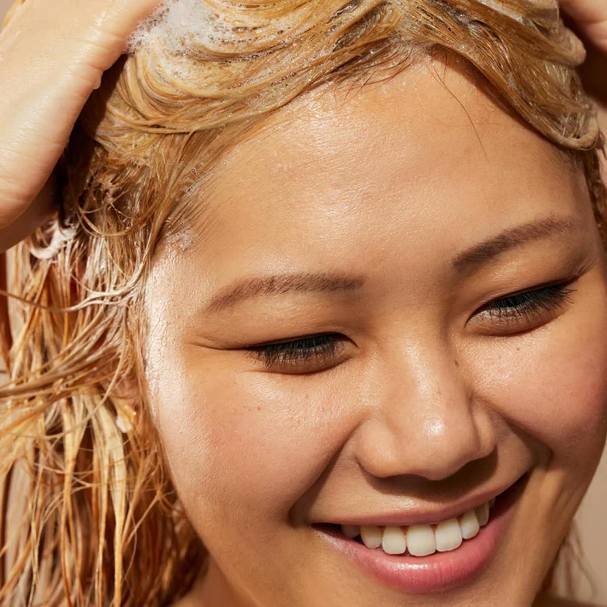 Aceite de marula en Acure Simply Smoothing mejora brillo y suavidad