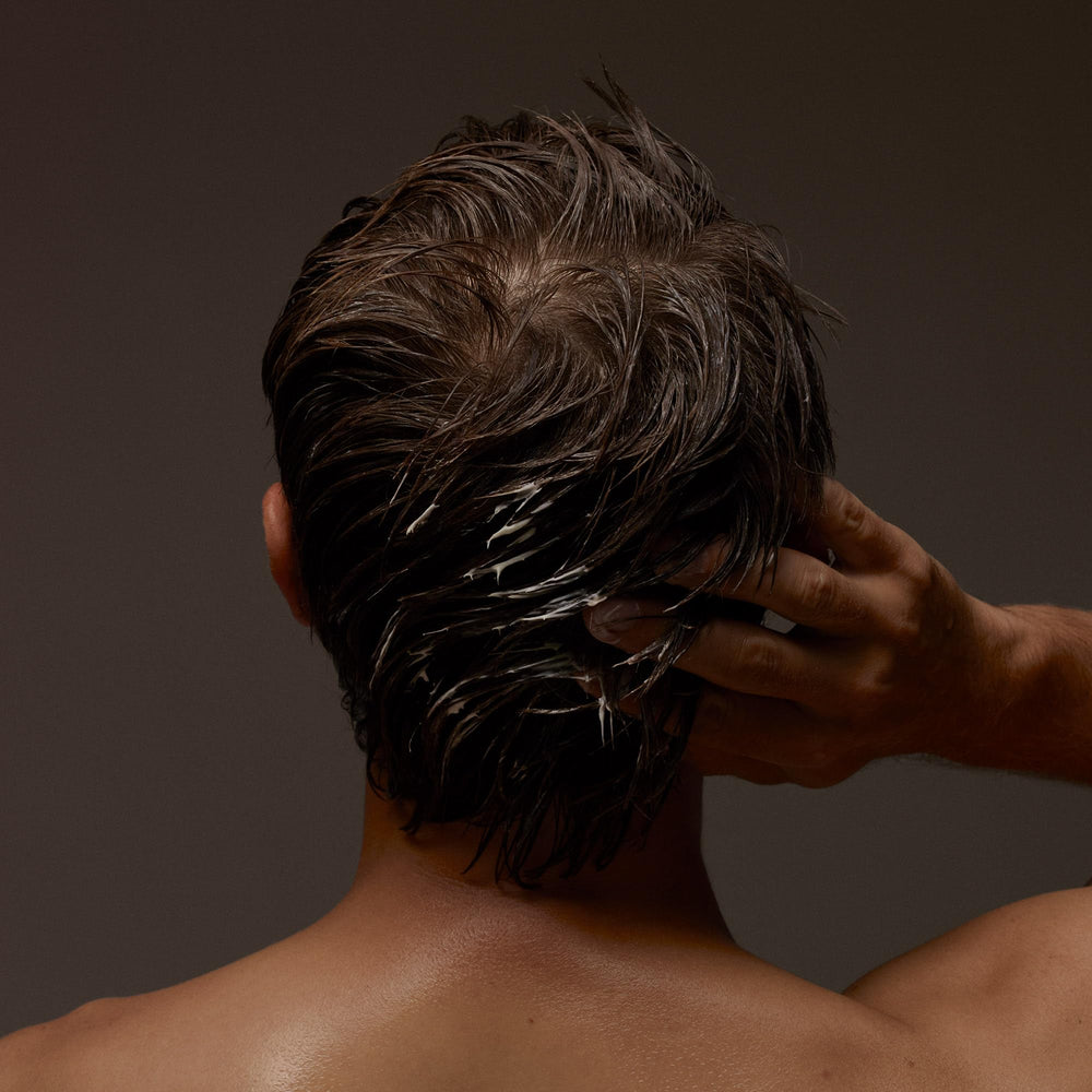 Aesop Acondicionador: aroma suave para cabello sedoso.
