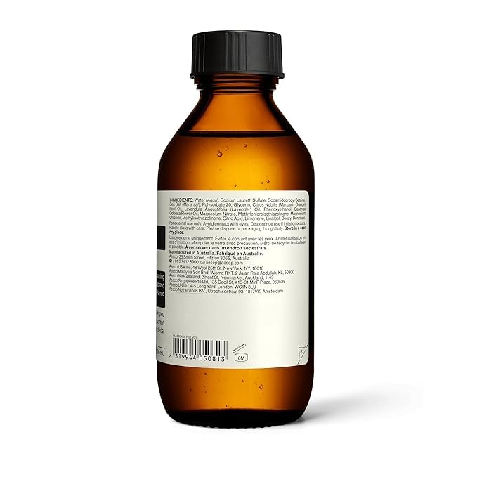 Aesop limpiador increible, envase reciclado y compromiso sostenible