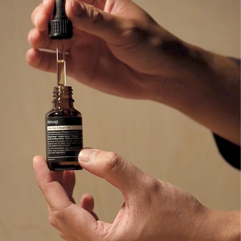Aesop Shine, aroma terroso, cítrico y floral para experiencia sensorial.