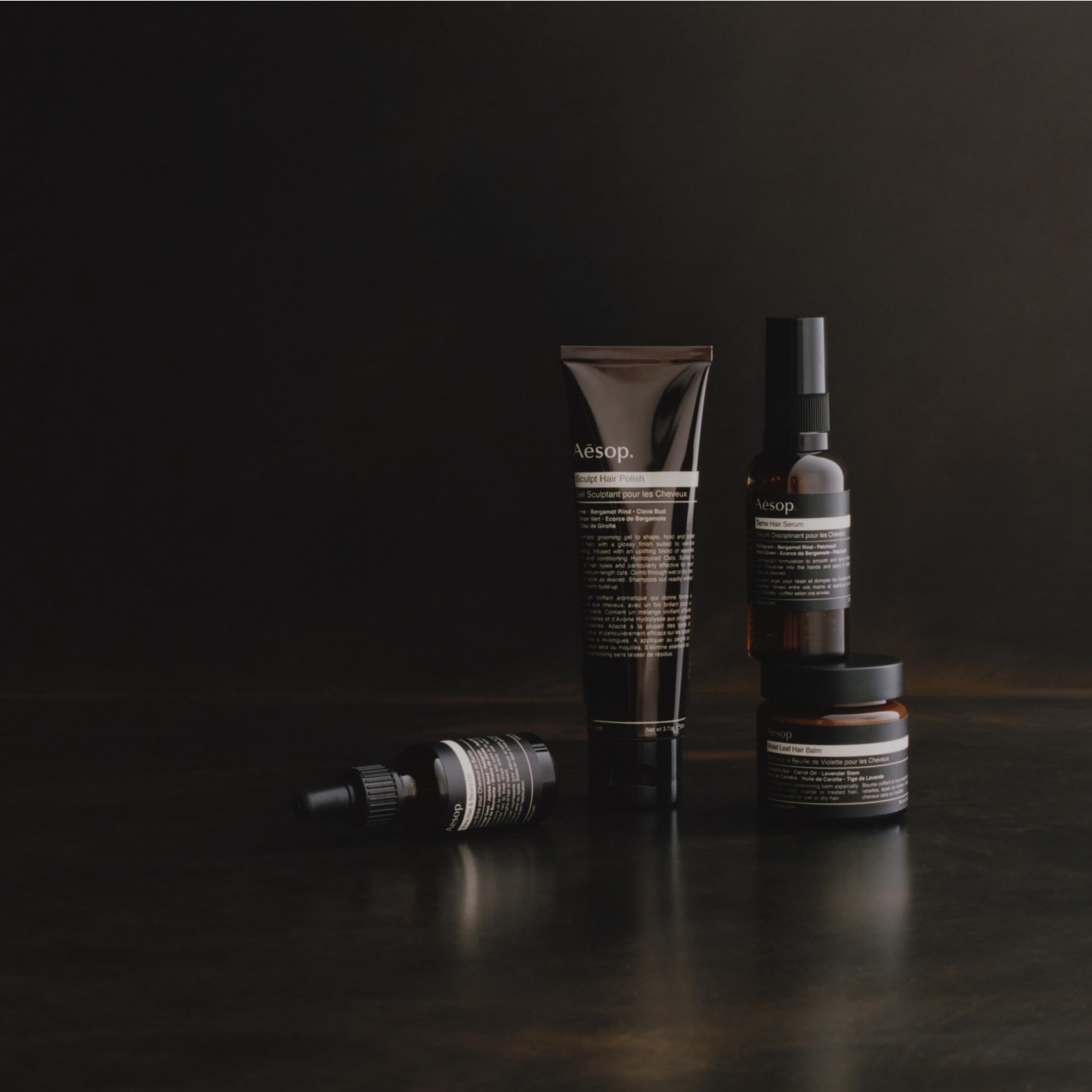 Pelo suave y brillo natural con el Aesop Tame Suero