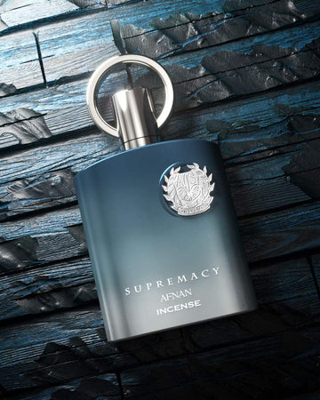 Afnan Supremacy Incense, nota cuero, base sofisticada para salidas nocturnas.