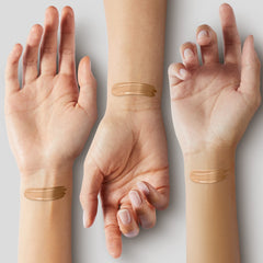 Dos unidades de AGE 20's Signature Essence Pact SPF50+ para cobertura natural.