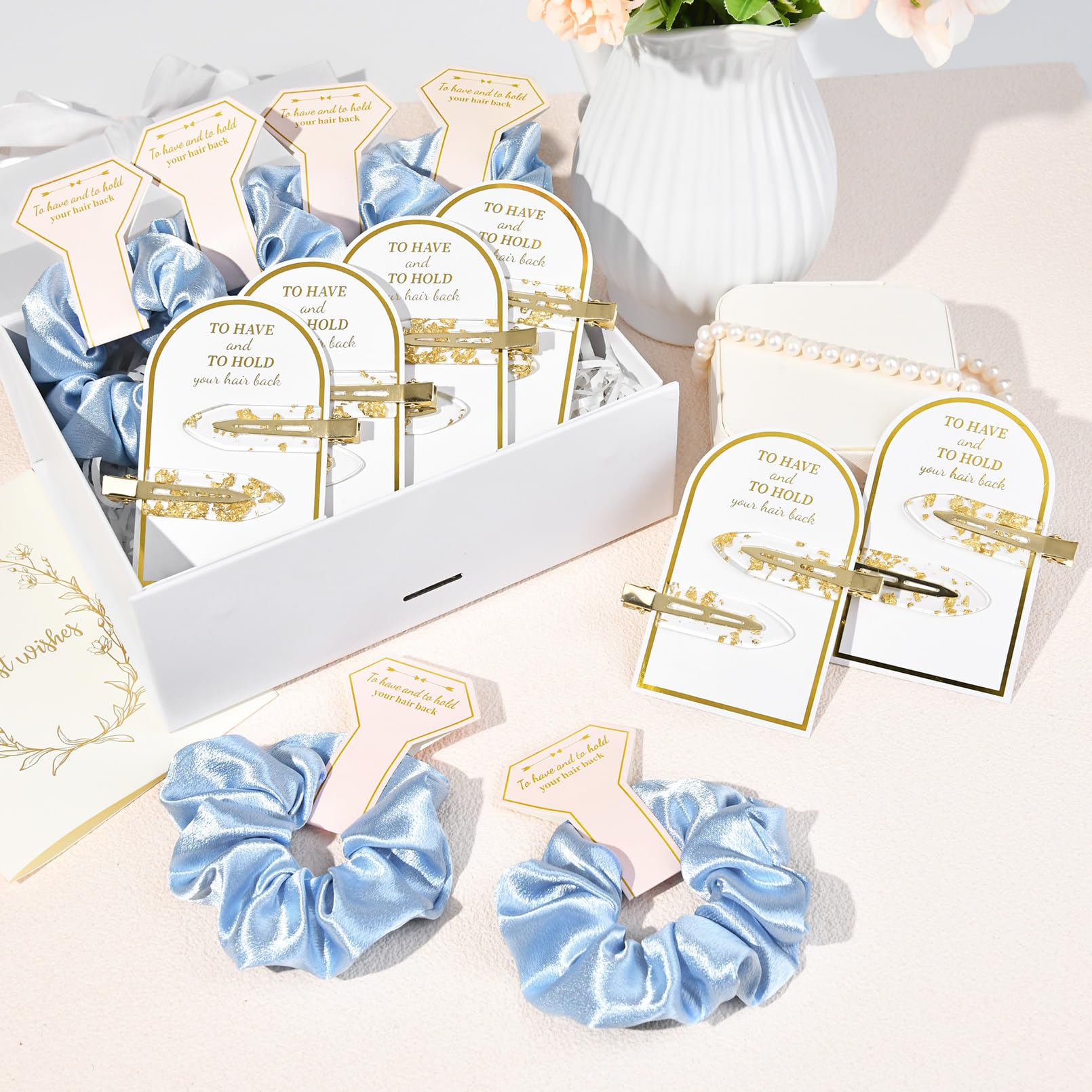 Look nupial con accesorios Aileam, complemento para novias y madrinas.