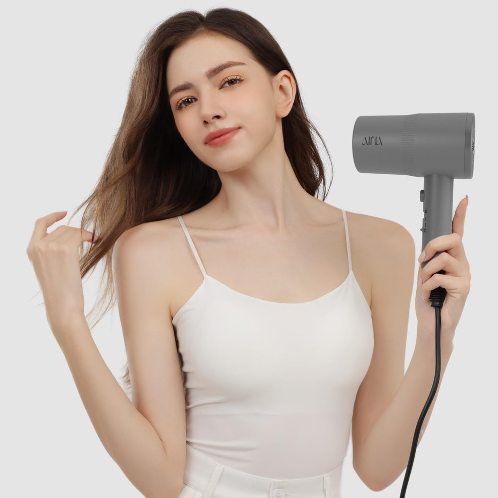 Aina accesorios incluidos: concentrador y difusor para estilos personalizados.