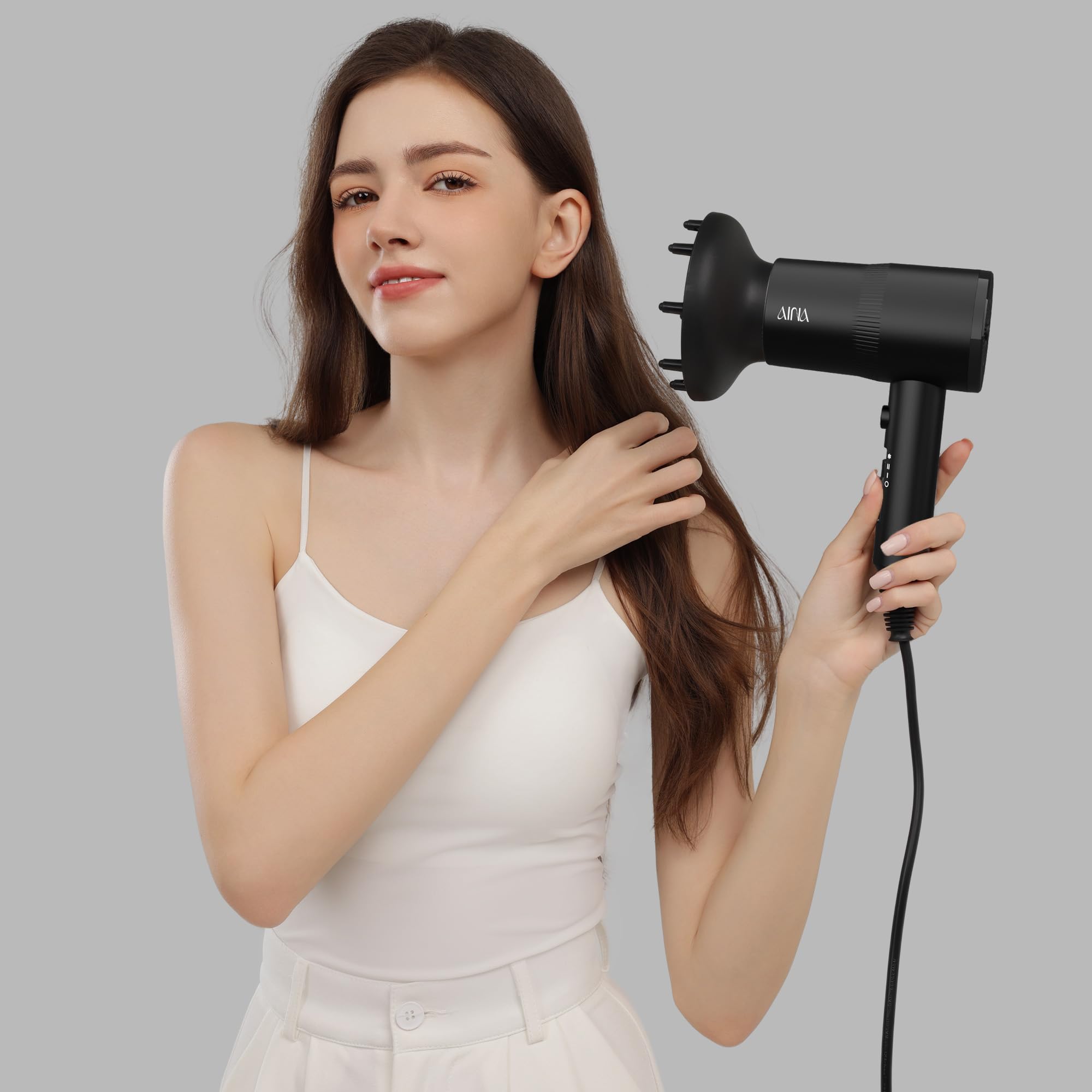 Aina secado rápido y control del frizz para cabello rizado o liso.