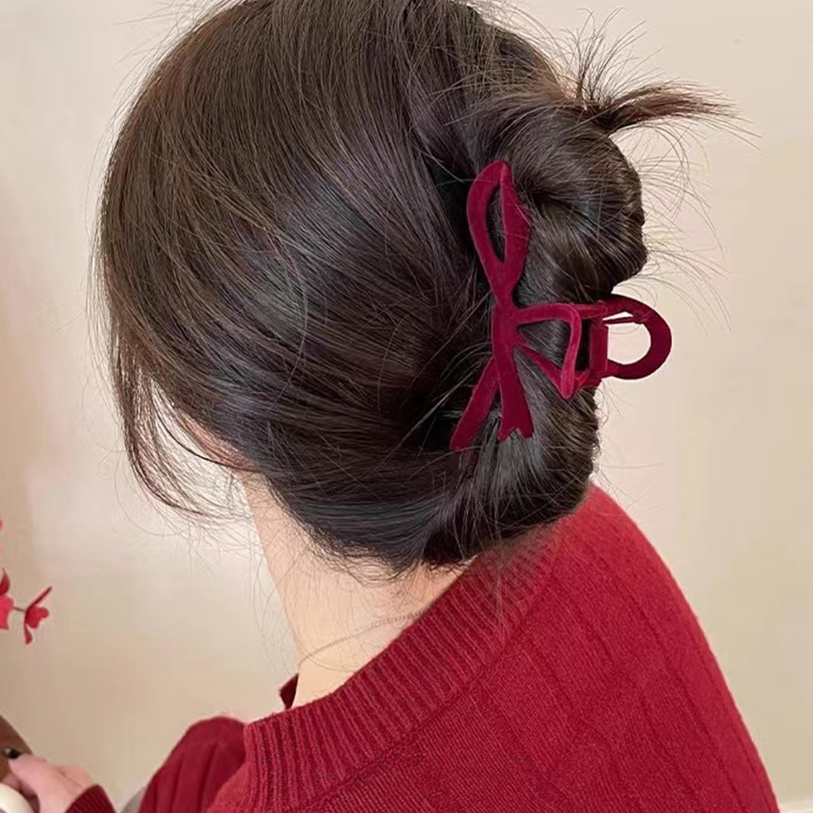 Uso diario con toque elegante gracias a la pinza AIUPUOC