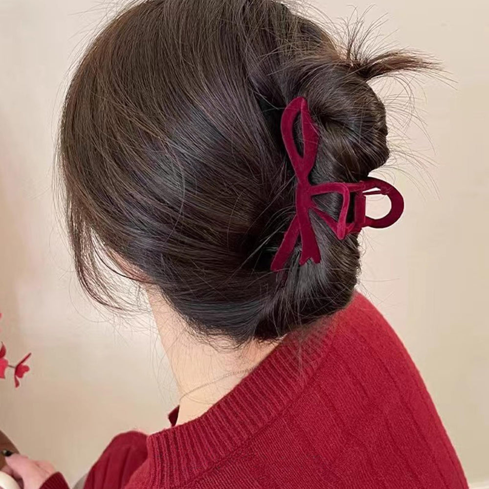 Uso diario con toque elegante gracias a la pinza AIUPUOC