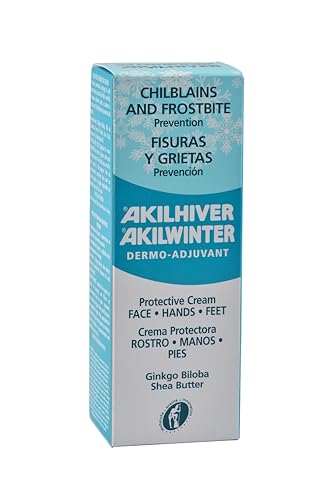 Aplicación en manos con Akilenjur para hidratación y barrera protectora.