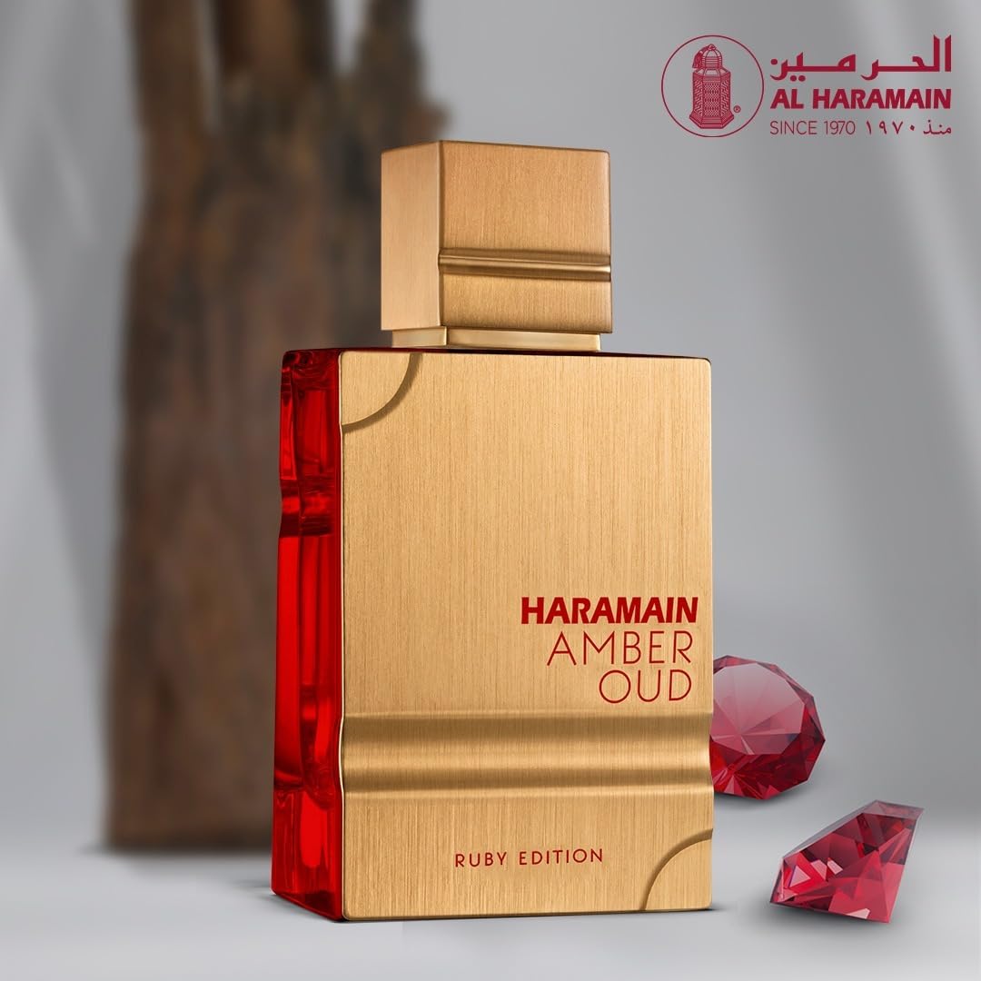 Etiqueta de diseño Amber Oud Ruby Edition que resalta su elegancia.
