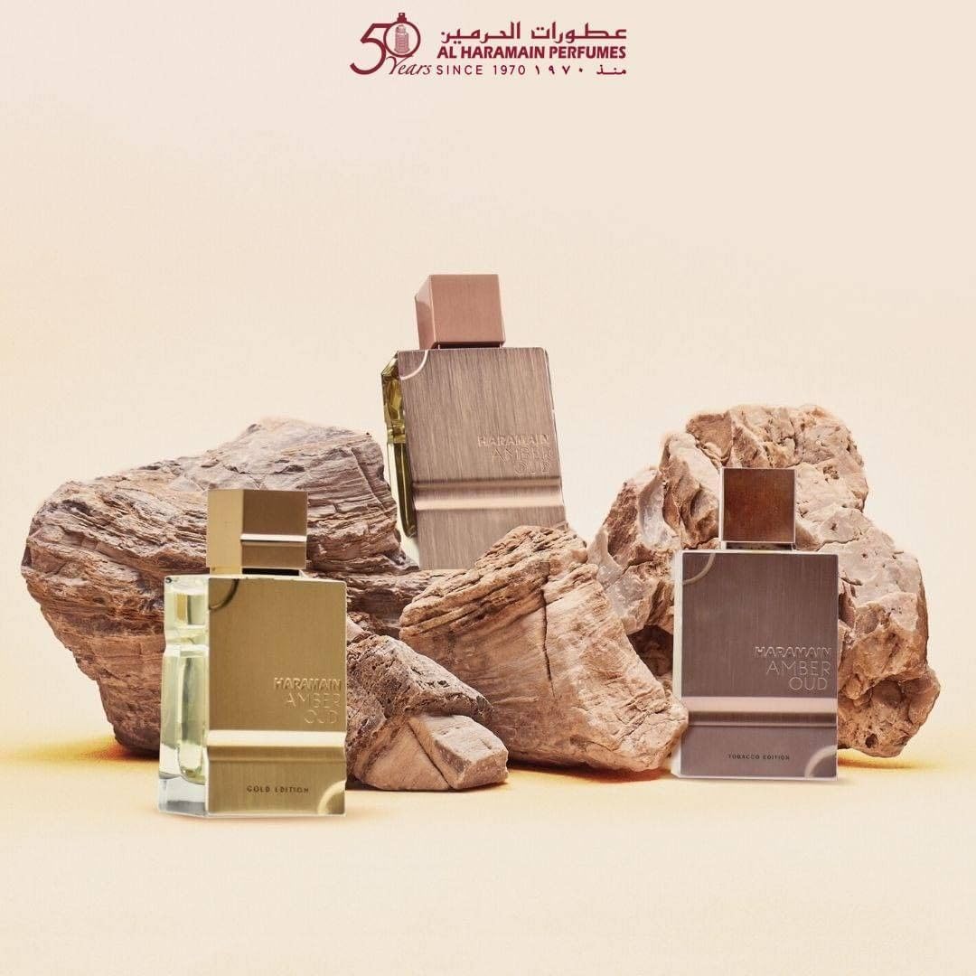 Muestra de embalaje Amber Oud Ruby Edition para presentación premium.