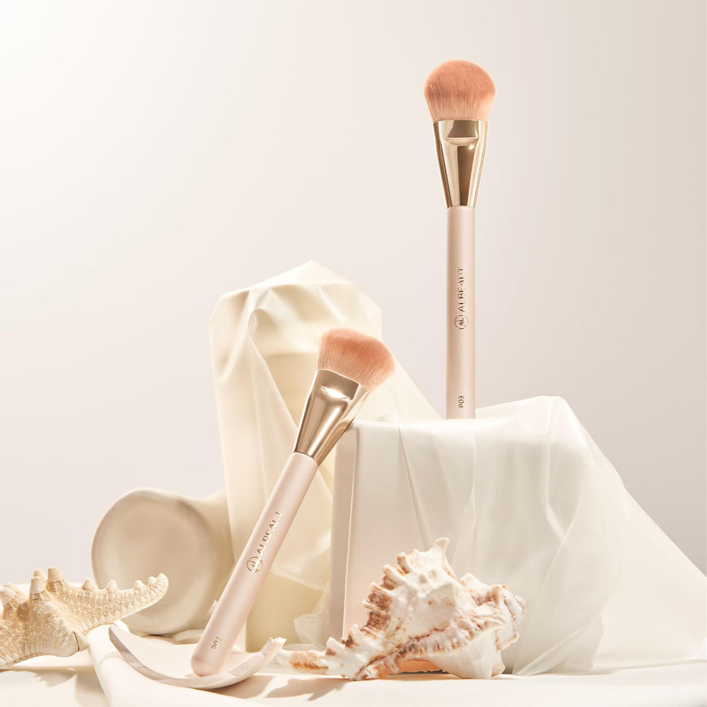 Brocha angular ALBEAUT para base crema, acabado suave y controlado.