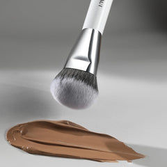 ALBEAUT 201, brocha para bronceador con perfil ergonómico y cobertura uniforme.