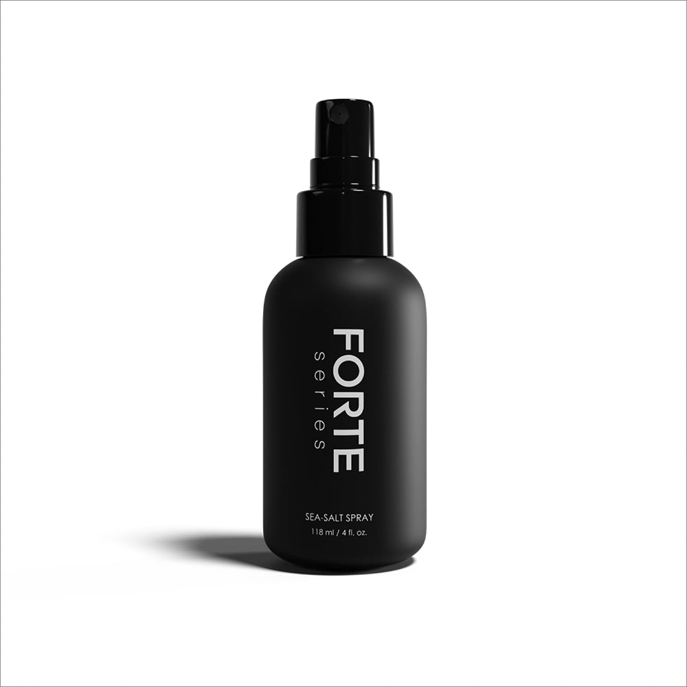 Alex Costa Forte Series con textura de playa en cabello corto para aspecto natural.