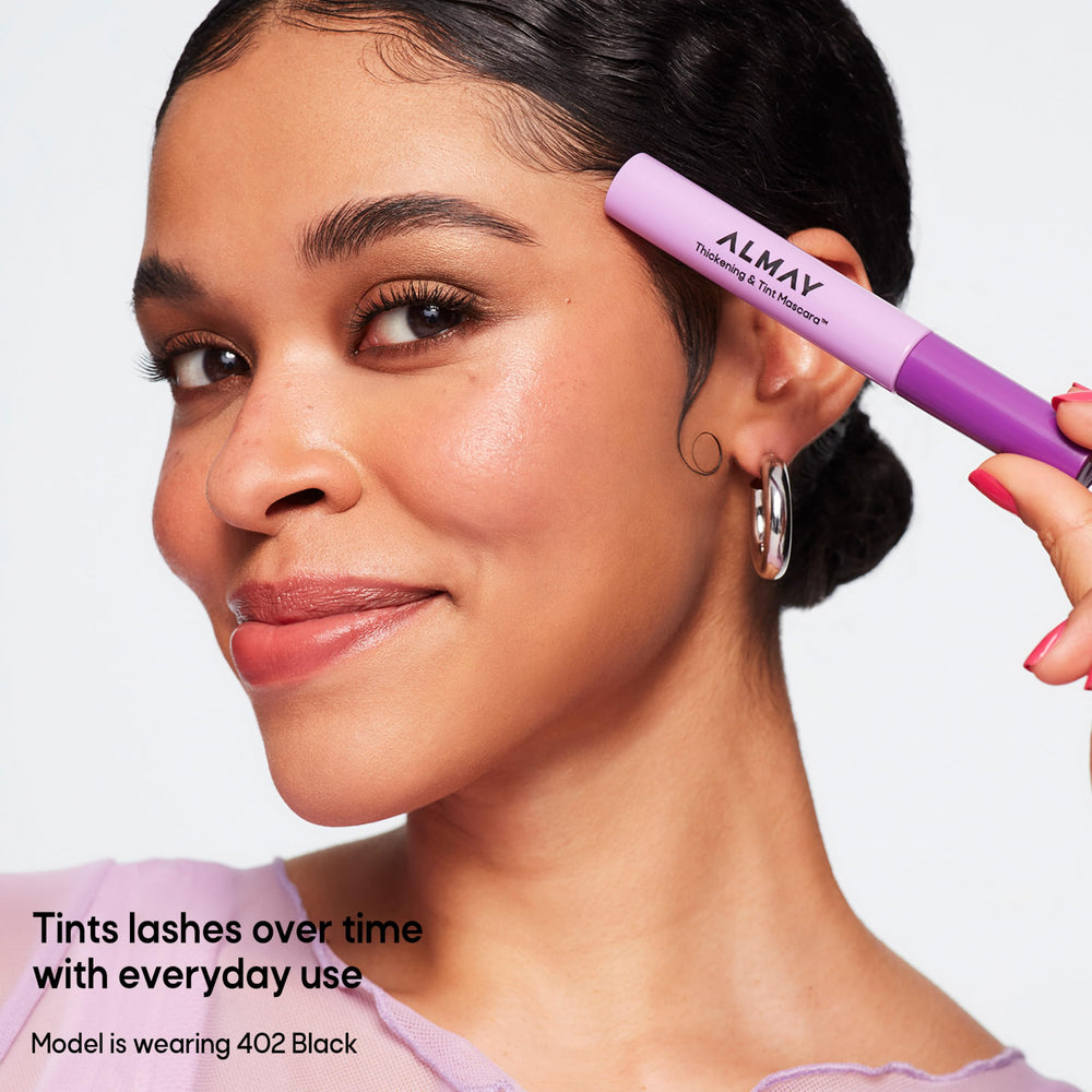 Almay Thickening & Tint Mascara, fórmula sin fragancia para ojos sensibles.