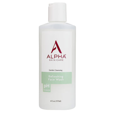 Alpha Skin Care limpiador facial: botella sobre encimera; sensación de frescura en la piel.