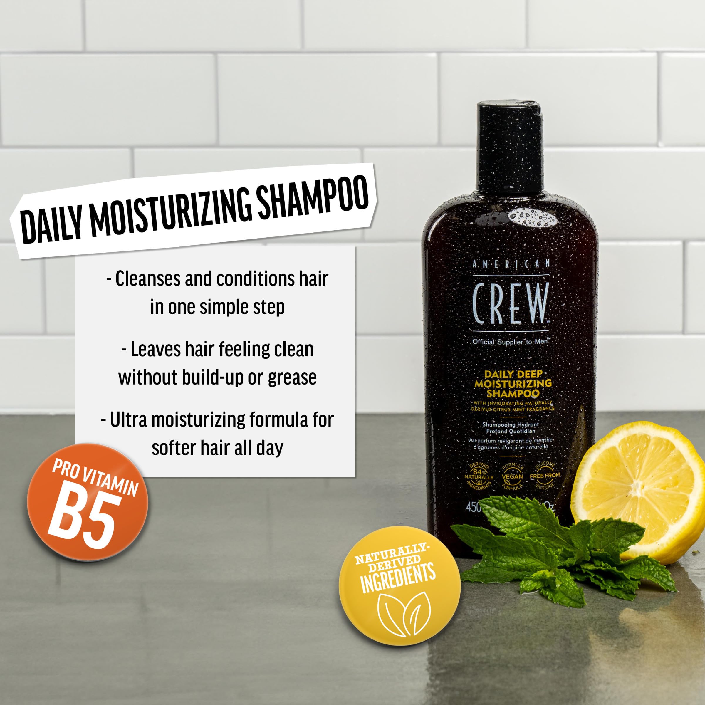 Aplicación de espuma de American Crew en cabello para limpieza suave
