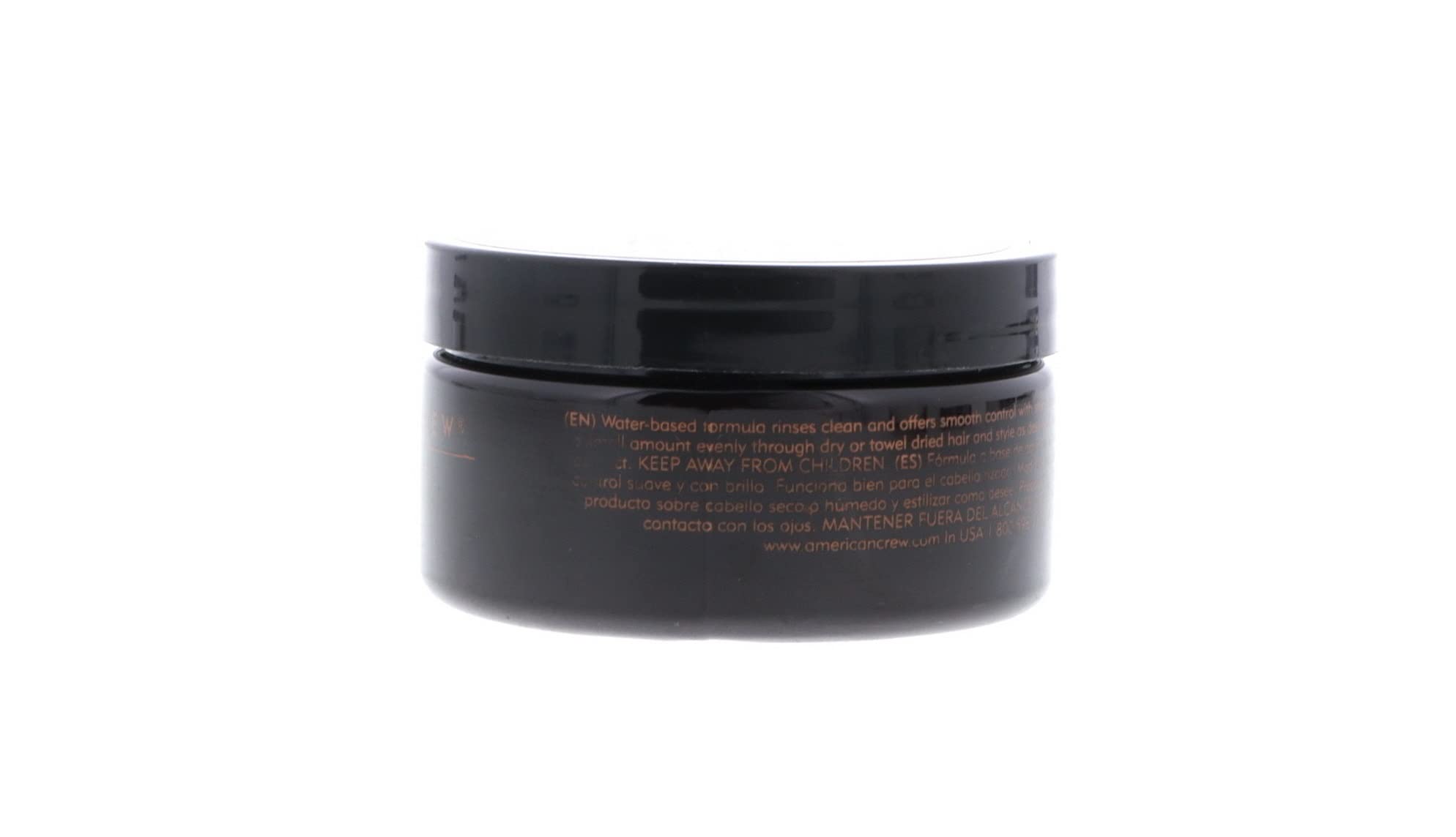 American Crew Pomade look tiré en arrière pour homme, style net.