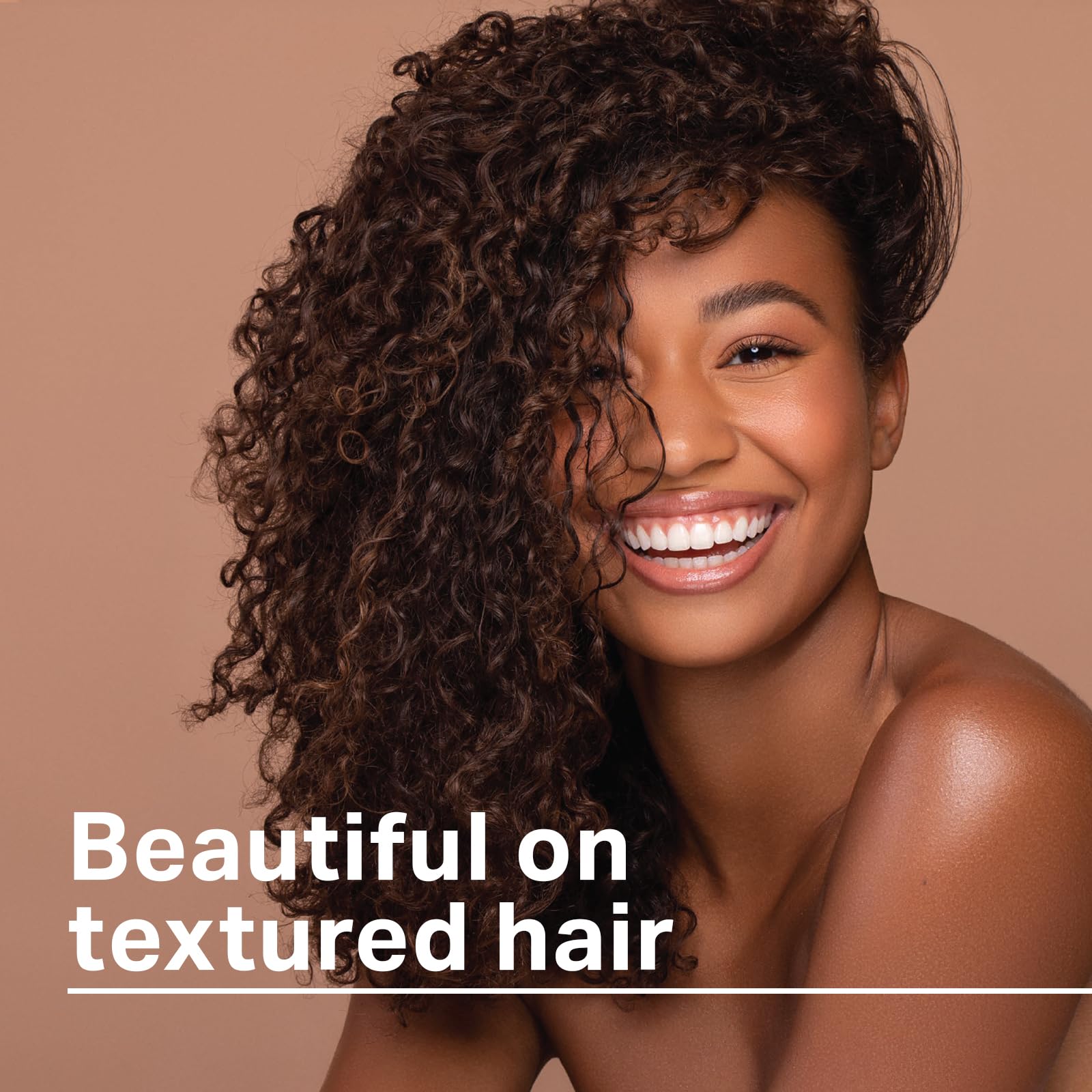 Textura del cabello con AmPro Pro Styl Clear Ice Gel para definición y movimiento.