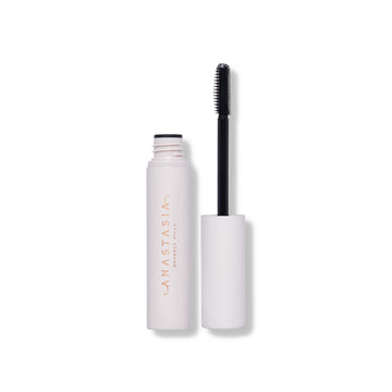 Aplicador Brow Freeze Gel facilita una aplicación limpia y rápida.
