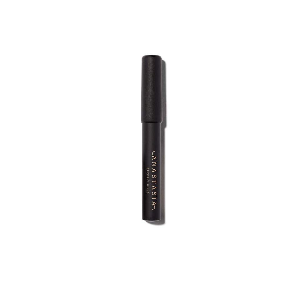 Anastasia Beverly Hills Brow Primer aplicación suave para un acabado natural.