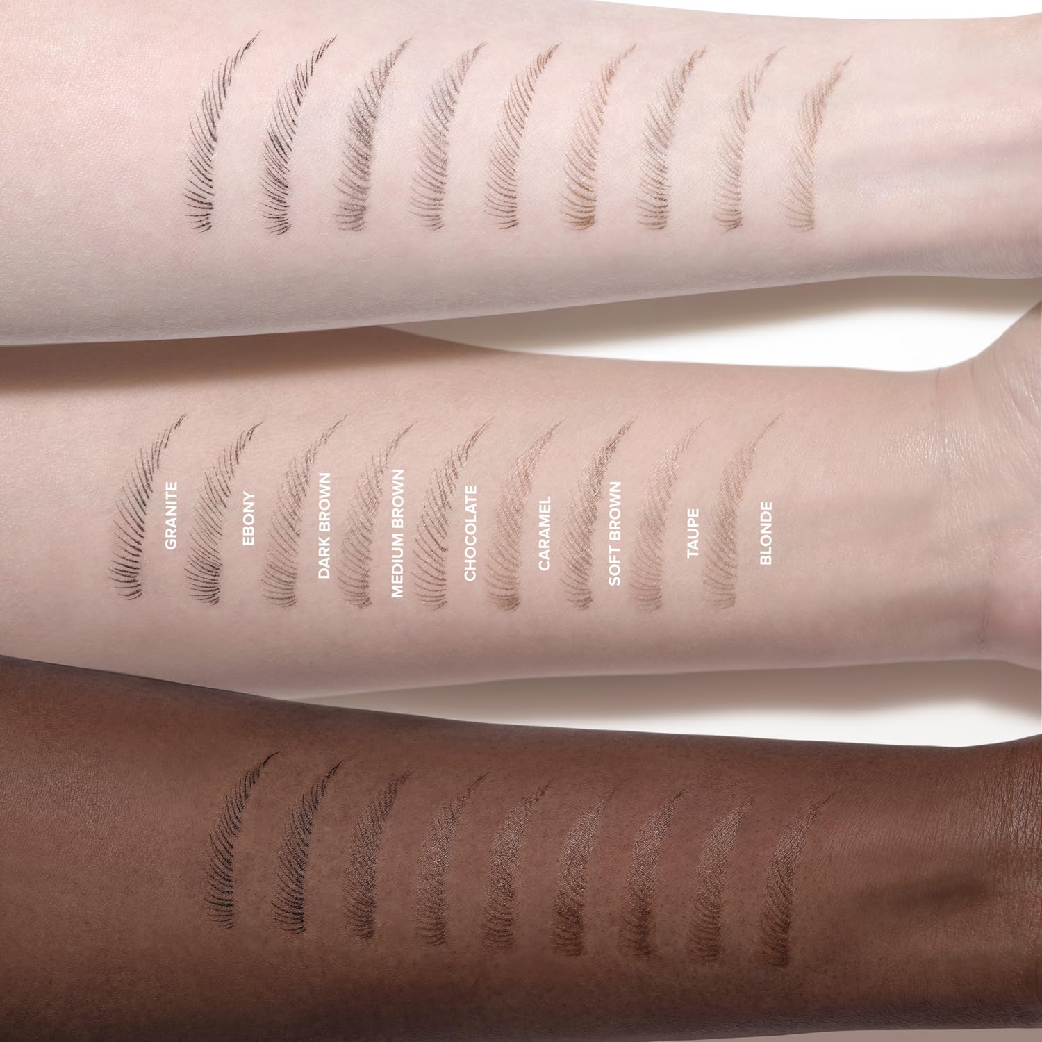 Anastasia Beverly Hills MicroStroke, tono Marrón Oscuro para cejas profundas.
